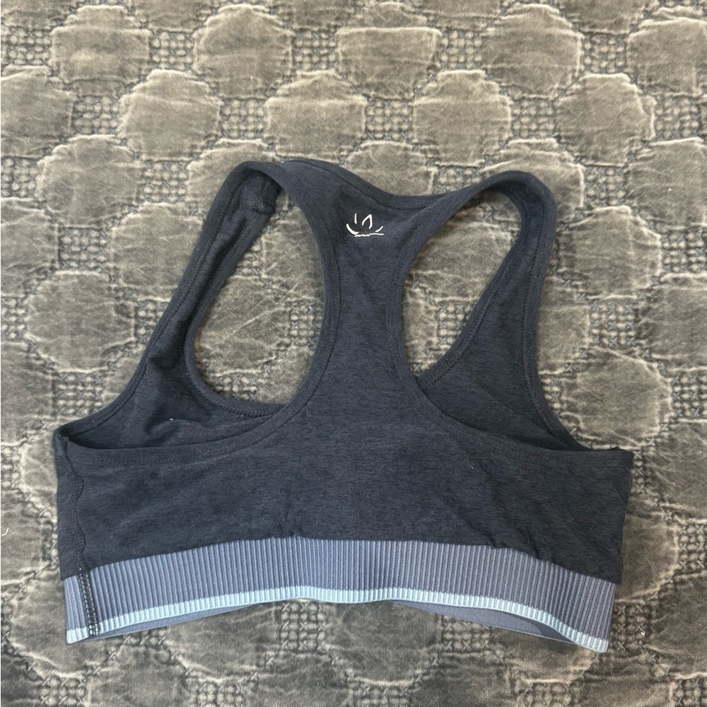 Women's Navy Sports Bra Beyond Yoga size small